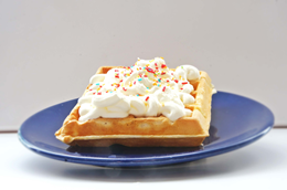 Gofry z bitą śmietaną 